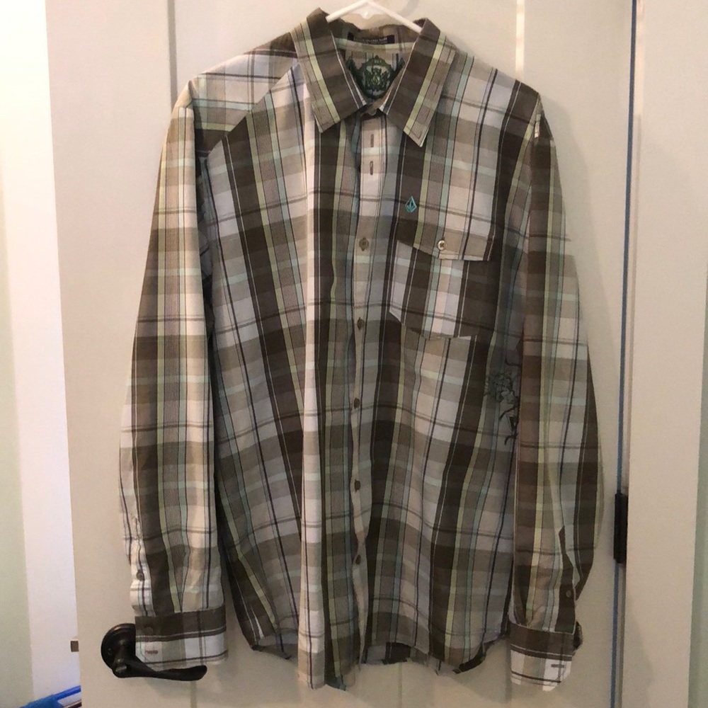 Volcom tailored shirt